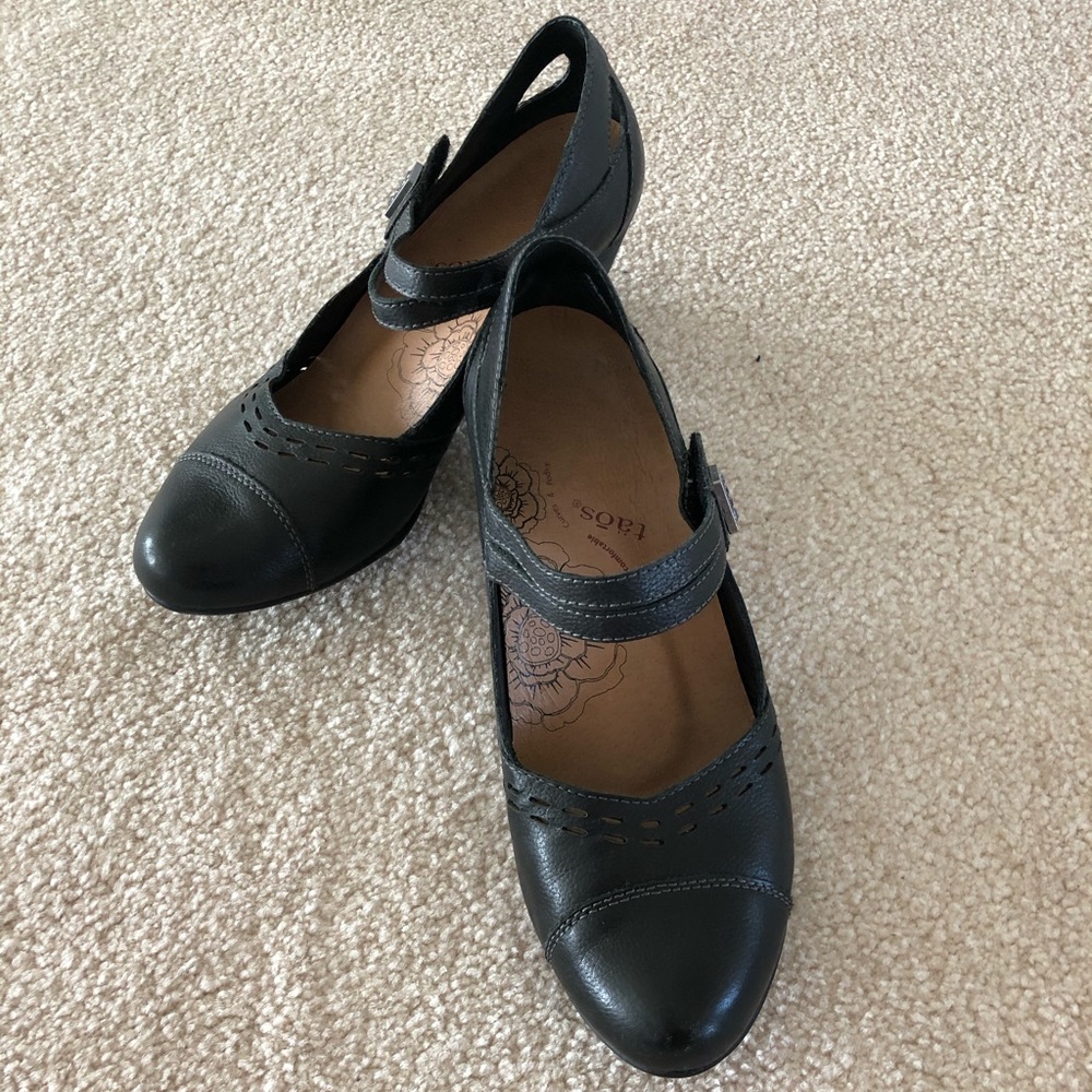 Taos Mary Jane heels